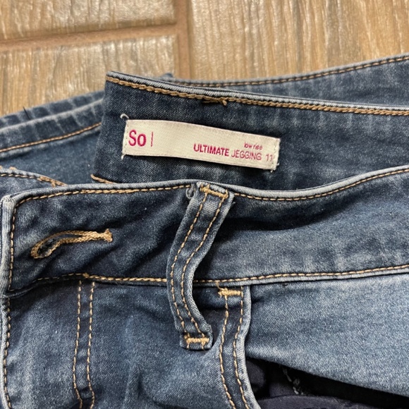 S.O. Jeggings - Picture 2 of 2